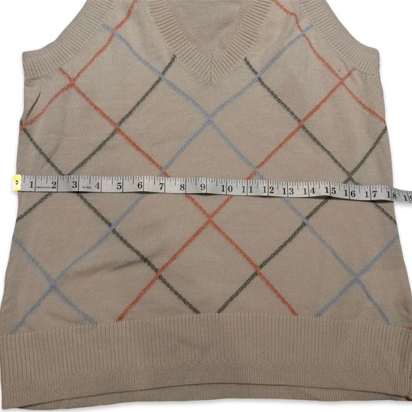 Nike Women’s Beige Plaid Golf Sweater Vest V neck Size Large - Picture 4 of 6